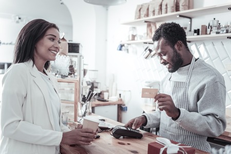 Collaborating with Local Artisans and British Suppliers for a Unique E-Commerce Shop