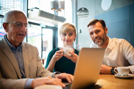 The Interplay Between Digital and Face-to-Face Networking in British Business Culture